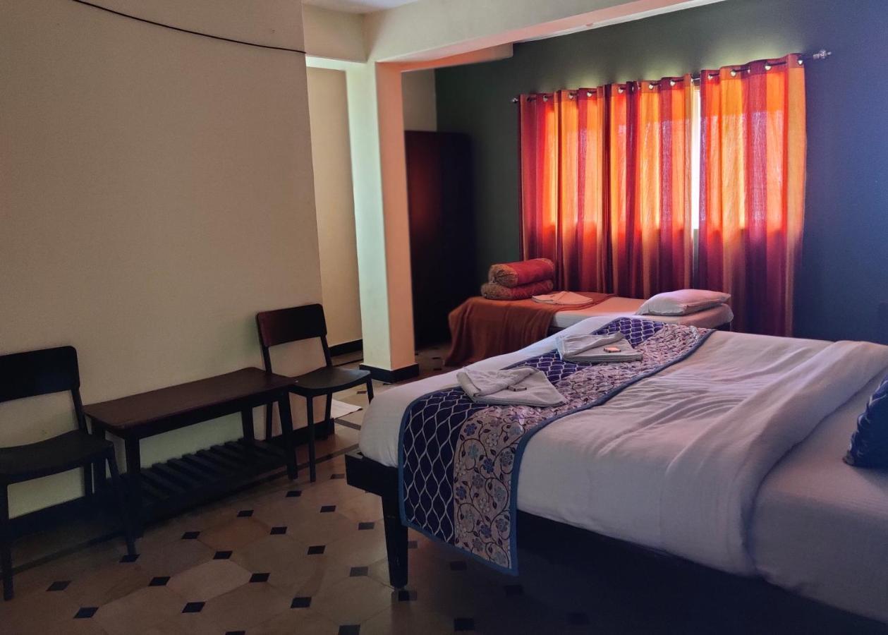 Hotel Caveri Comfort Inn マディケーリ エクステリア 写真