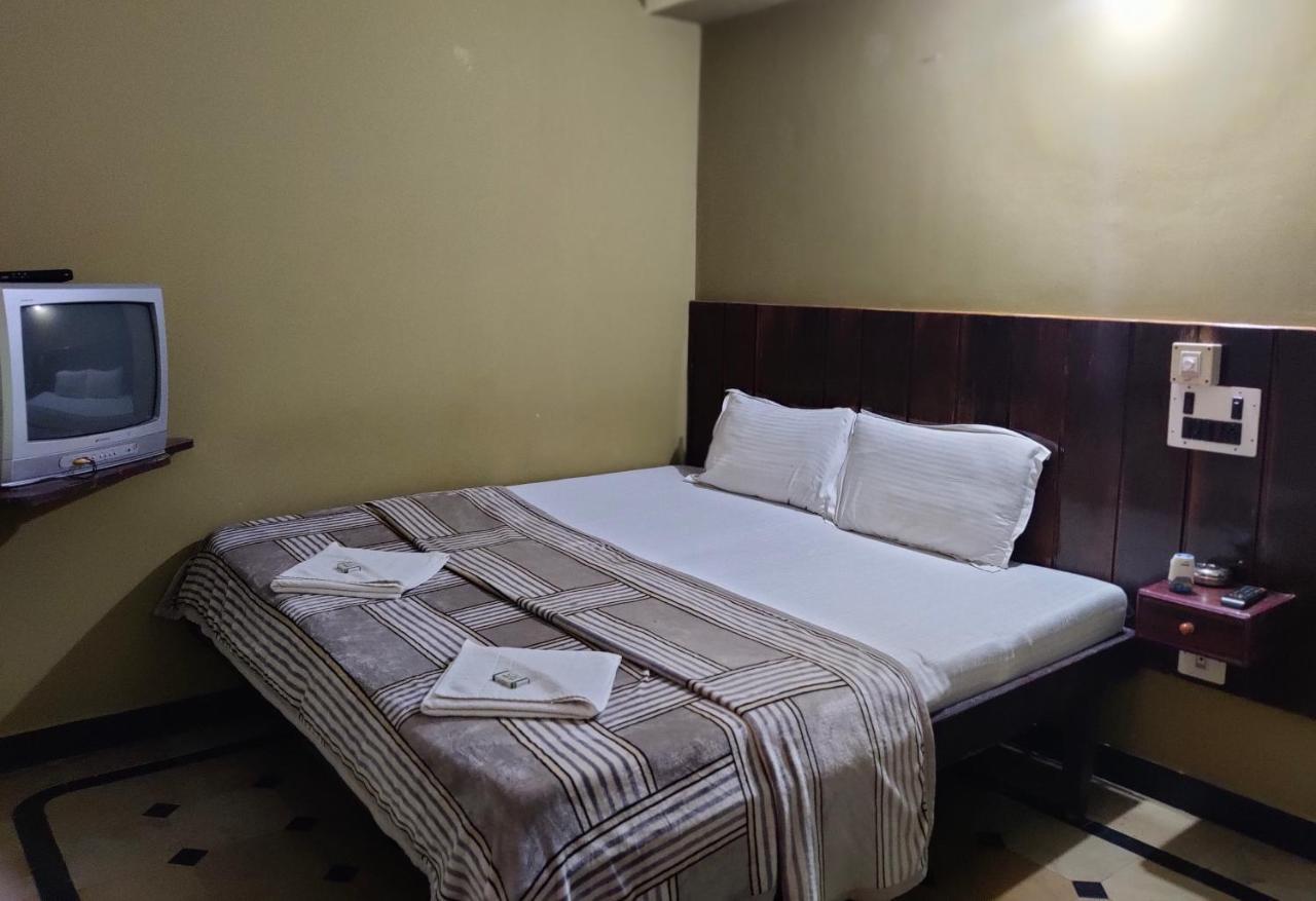 Hotel Caveri Comfort Inn マディケーリ エクステリア 写真