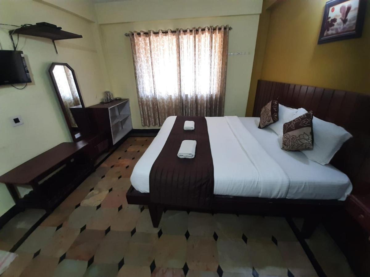Hotel Caveri Comfort Inn マディケーリ エクステリア 写真